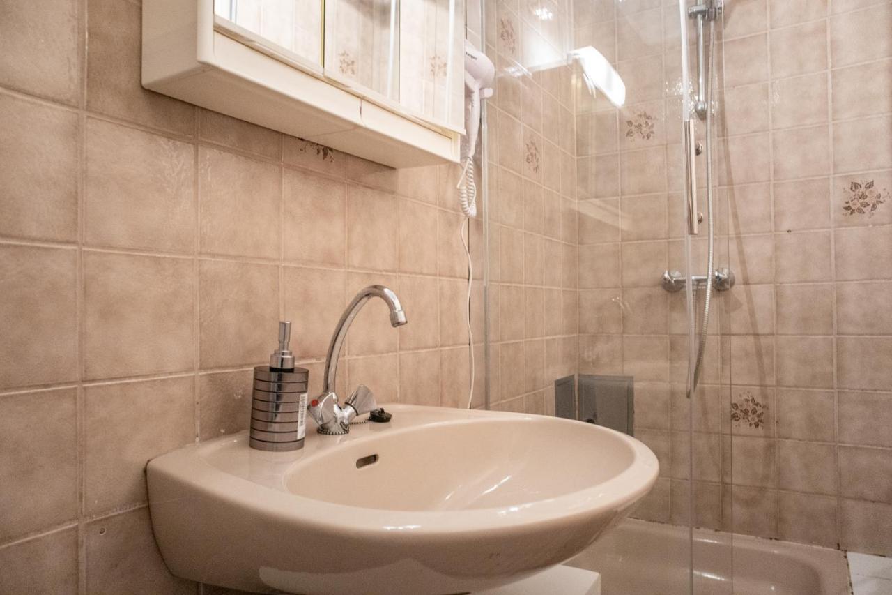 Roomy 2Br Apt. Near Akh -Perfect For Longstays Βιέννη Εξωτερικό φωτογραφία
